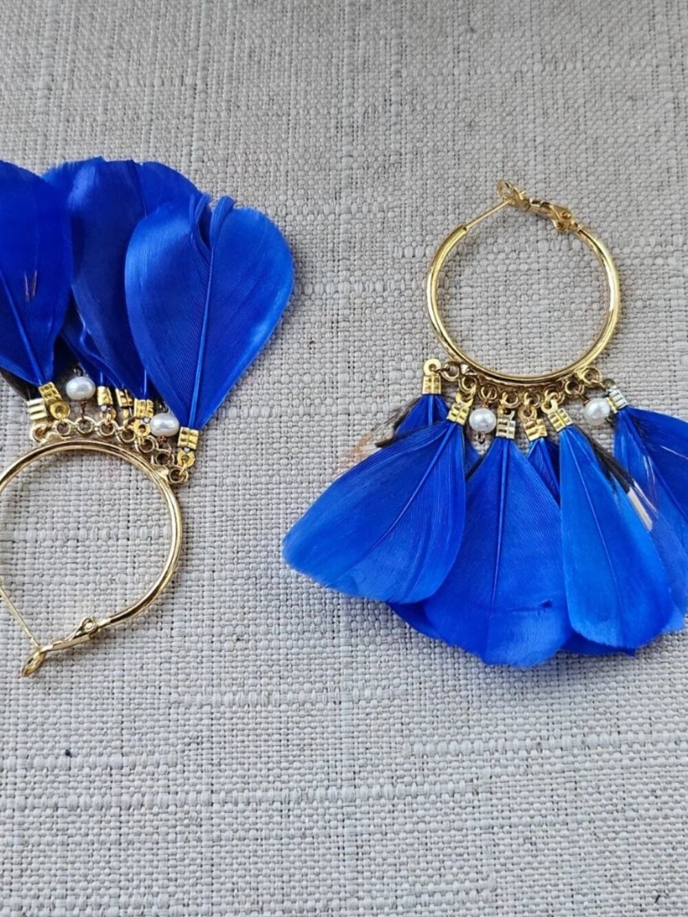 Norstrom Women Earrings Blue Faux Feather Gold Tone Fashion Ear Jewelry New - Picture 8 of 8